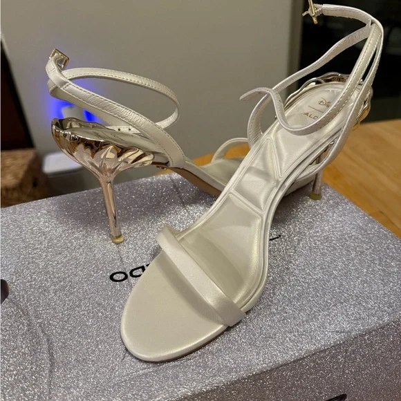 NWT In Box Disney x Aldo 3.5 inch Strappy Heel Metal Heel size 7.5 - Picture 2 of 9